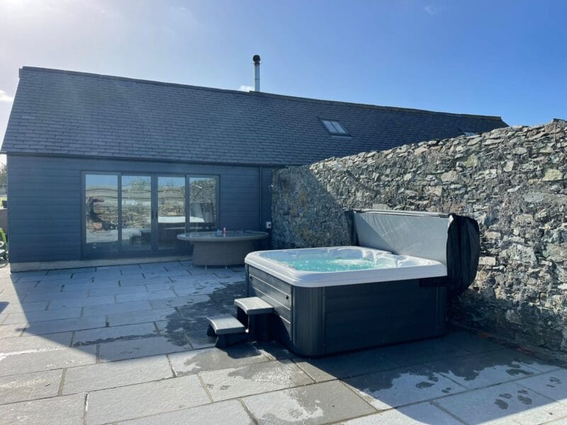 Vacation Social Hot Tub For Sale