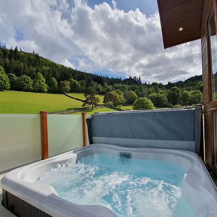 Jacuzzi Lodge M hot tub for sale