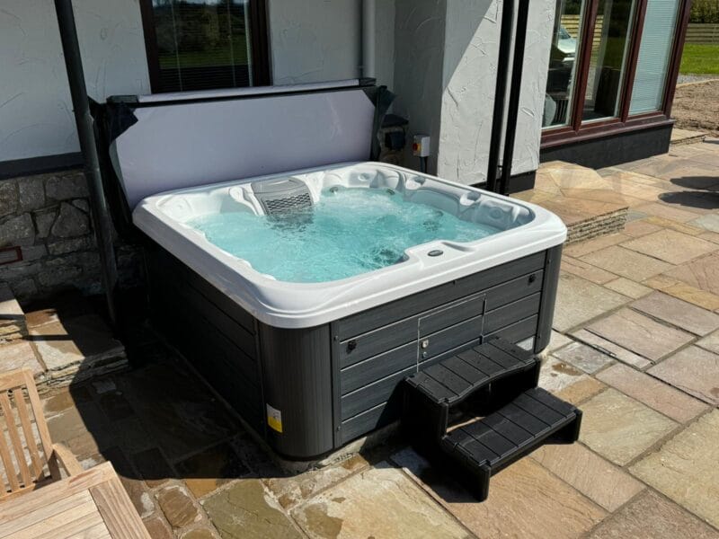 Vacation Lounge Holiday Let Hot Tub For Sale