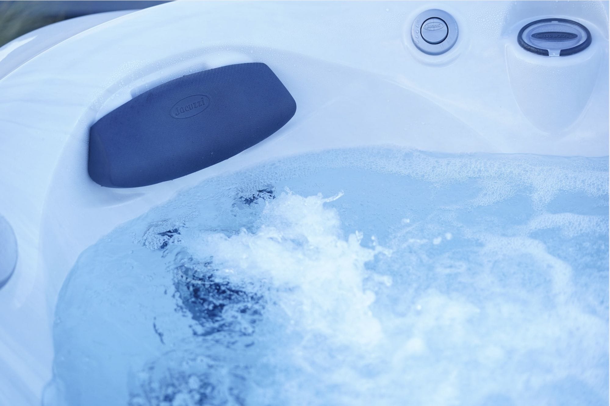 Jacuzzi J-400 features