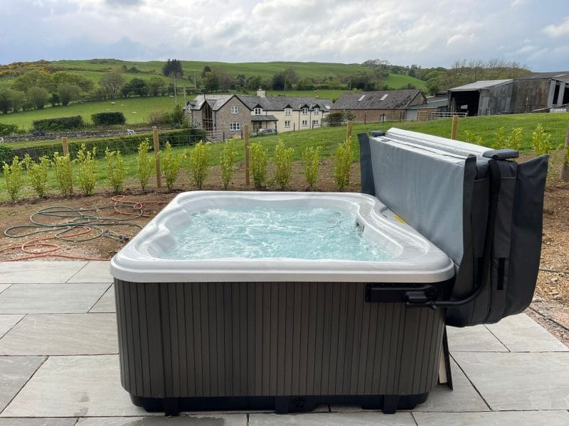 Jacuzzi Lodge M hot tub for sale