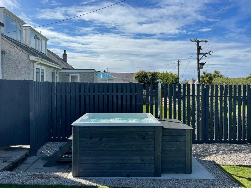 Rexener Polar hot tub for sale