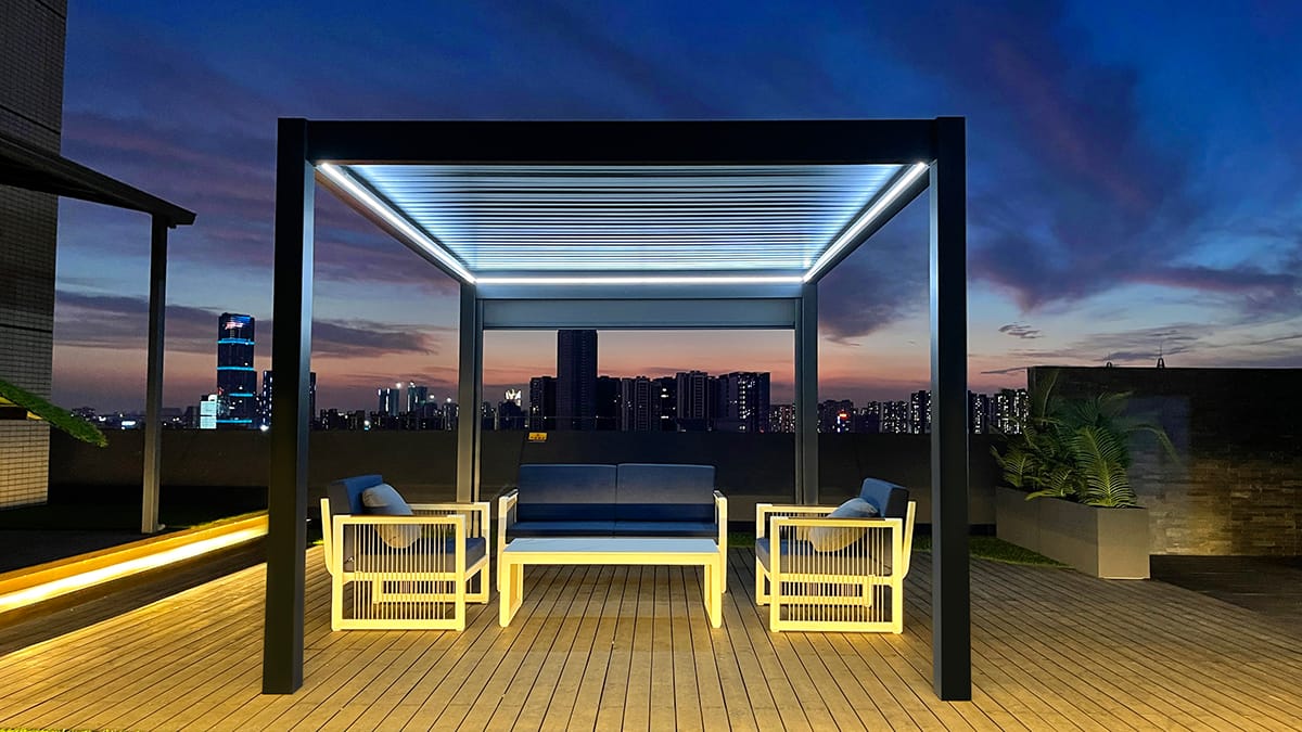 Remanso louvoured pergola