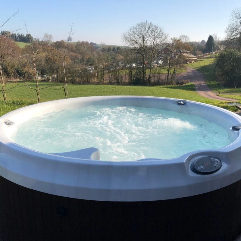 Jacuzzi J-210 hot tub for sale