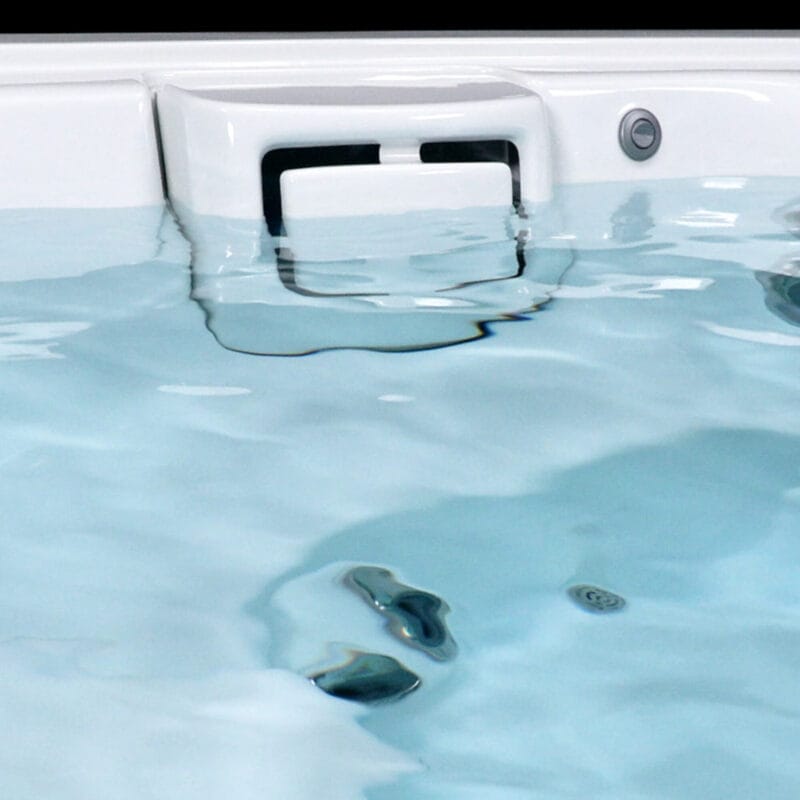 Jacuzzi® JLX™ hot tub for sale